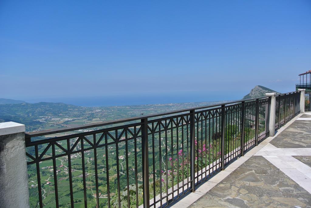 B&B Casa Antonia Trentinara ภายนอก รูปภาพ
