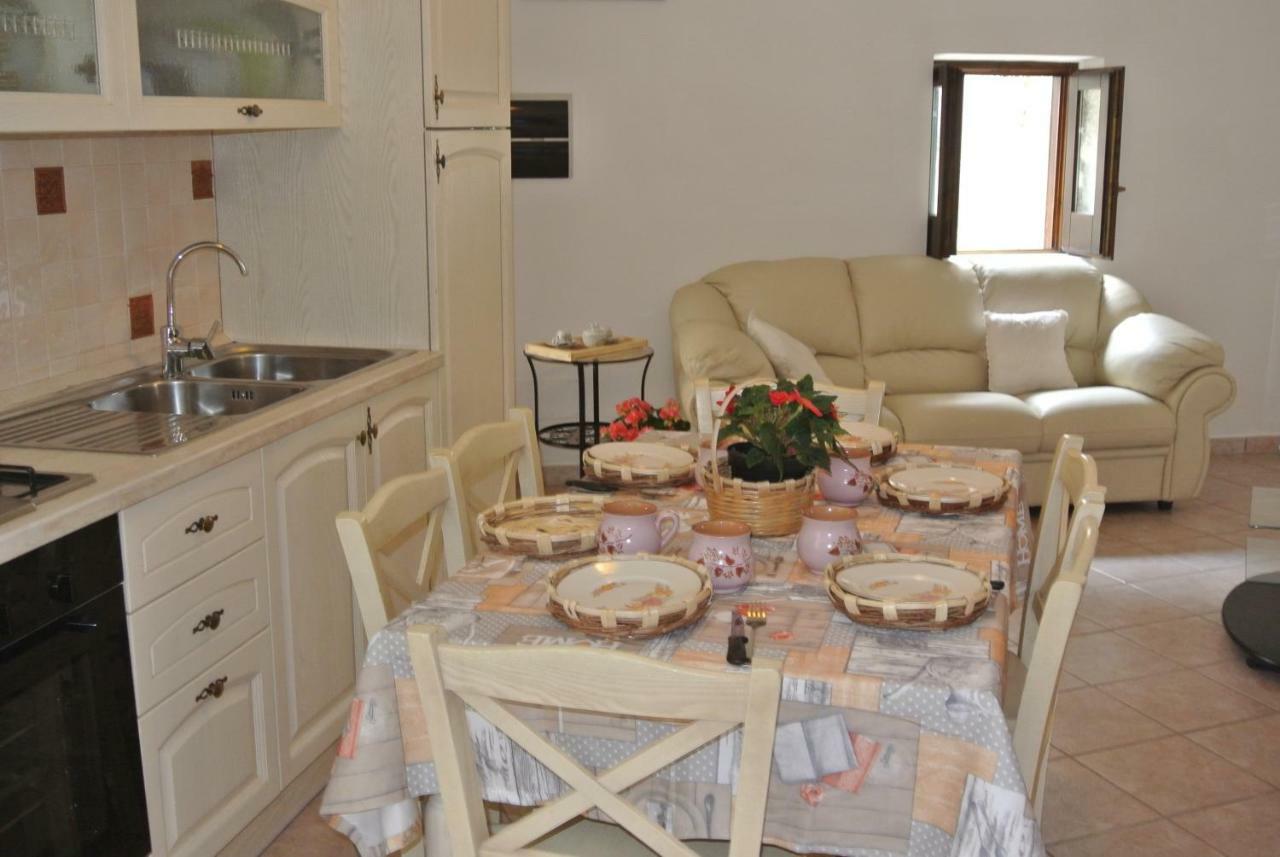 B&B Casa Antonia Trentinara ภายนอก รูปภาพ